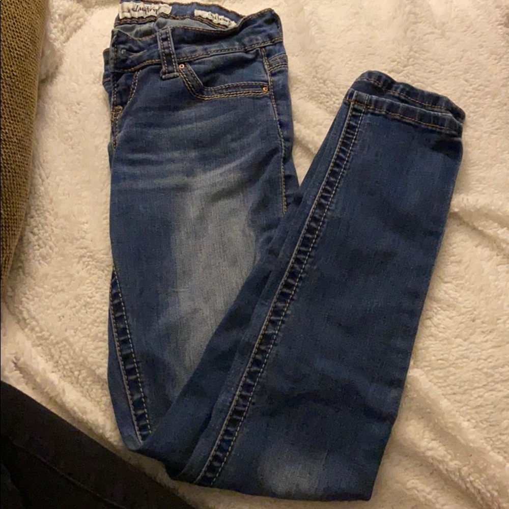 Dark skinny jeans